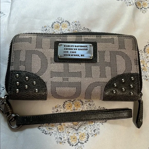 Harley-Davidson Tan & Brown Jacquard Wallet-Wristlet - Picture 2 of 10